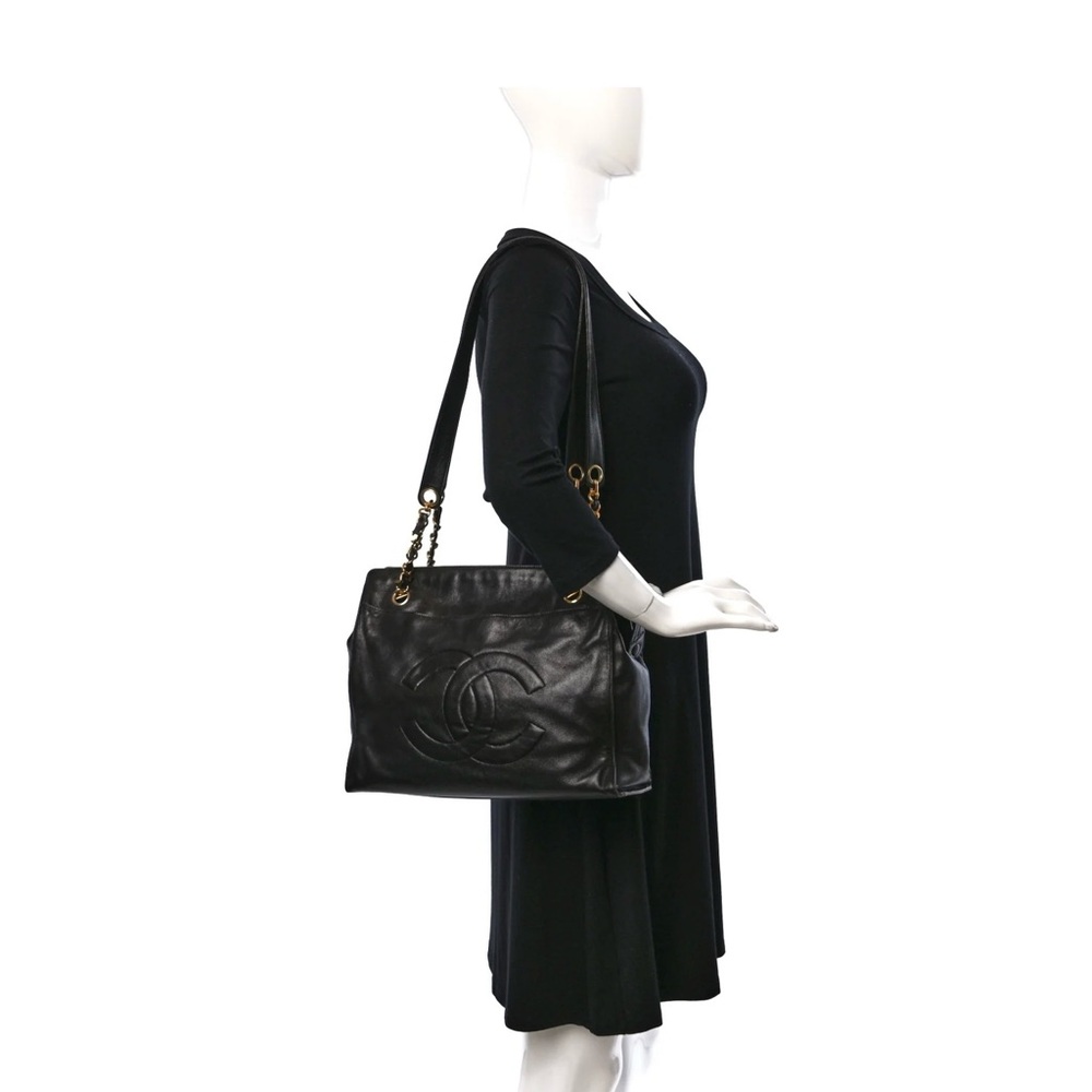 CHANEL • Authentic Vintage Shoulder Bag - Picture 12 of 12